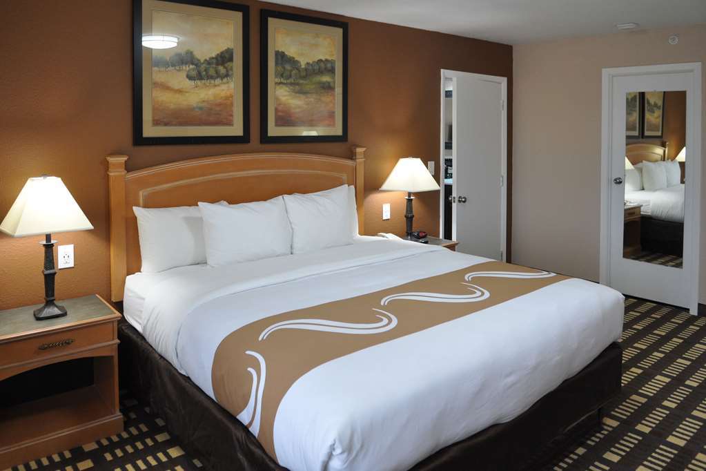 Quality Inn & Suites Plano East - Richardson Bilik gambar